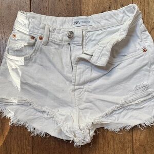 Zara Women's White Frayed Jean Shorts